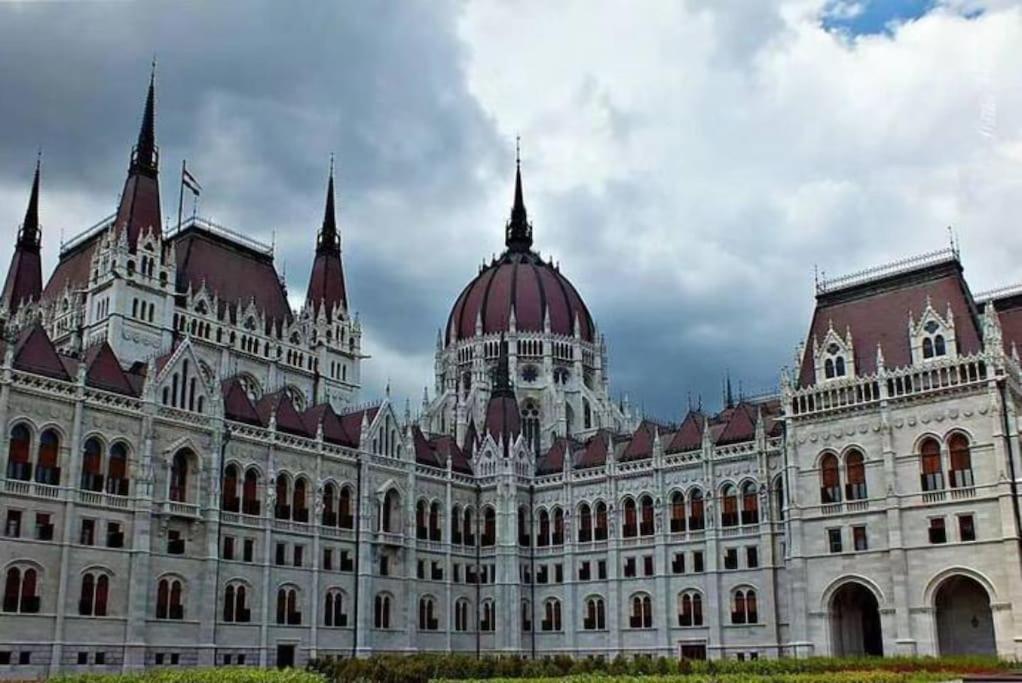 A13 Parliament Sunflower Cozy Apartment Budapest Exteriör bild